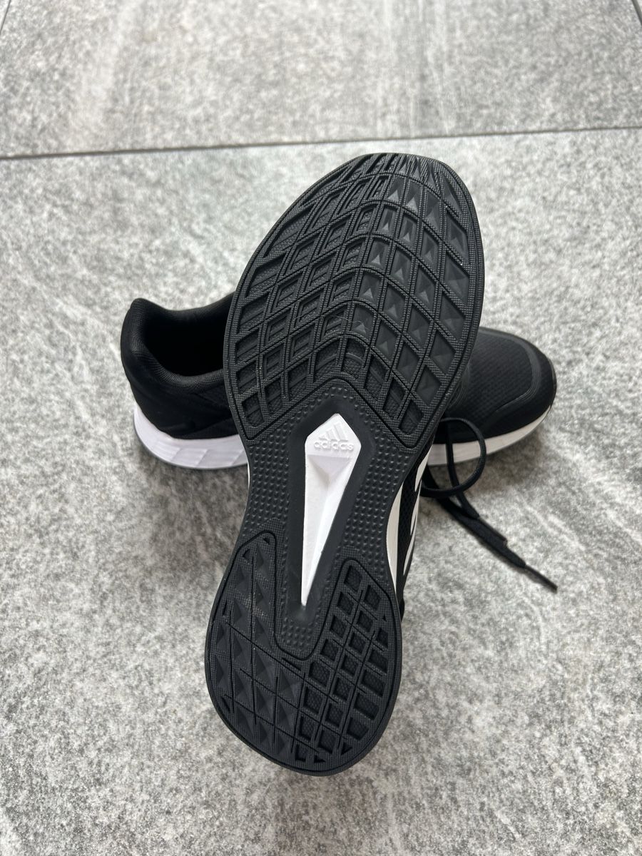 Adidas Chaussures garçon: NEU ungebraucht Adidas Turnschuhe Sneaker – Neuf (Voir description) à Küssnacht am Rigi par Happy_home 3