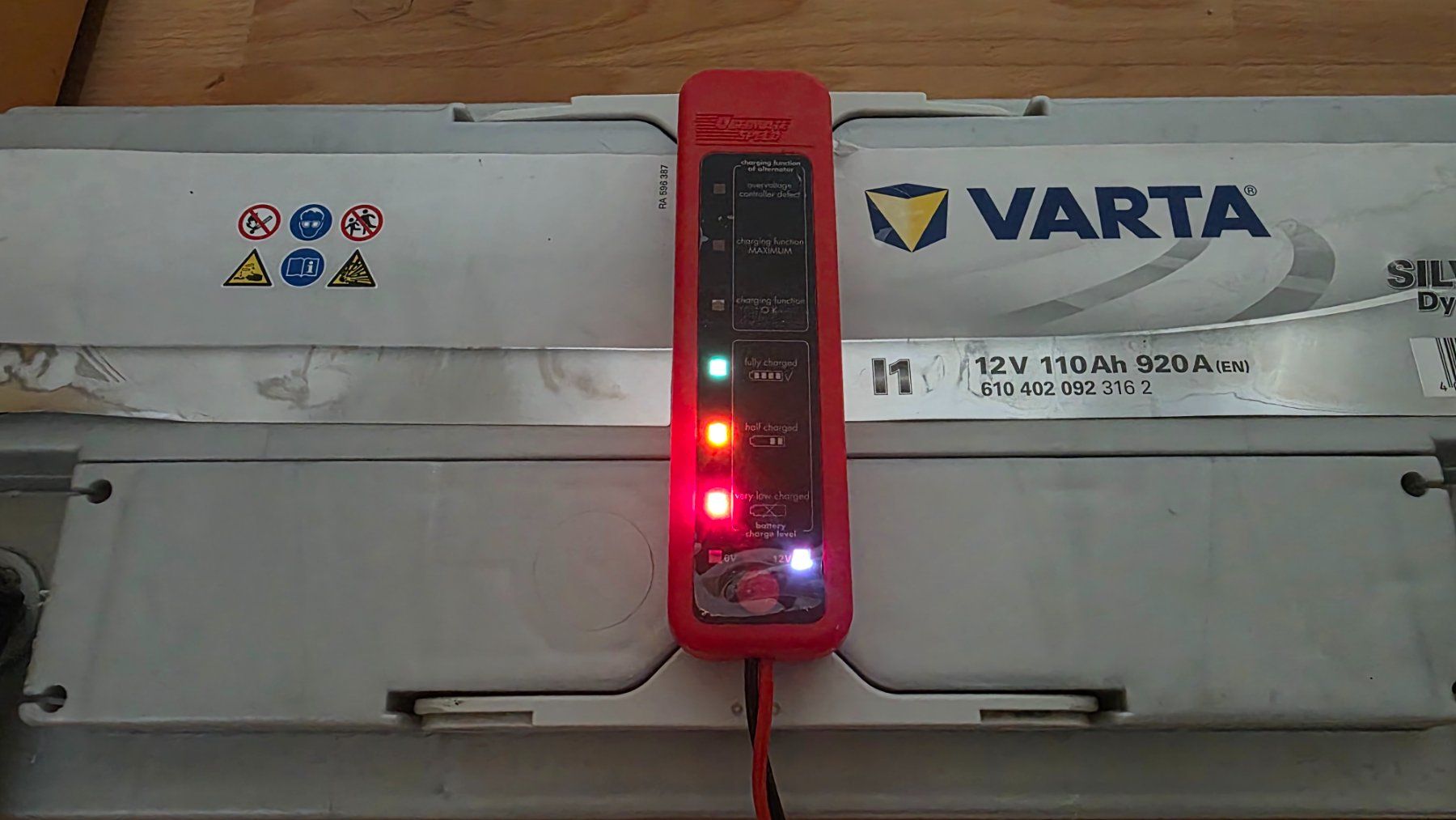 Varta Batteries: Auot Batterie  12V 110Ah 920A – D'occasion à Buchs SG par nefi022 3