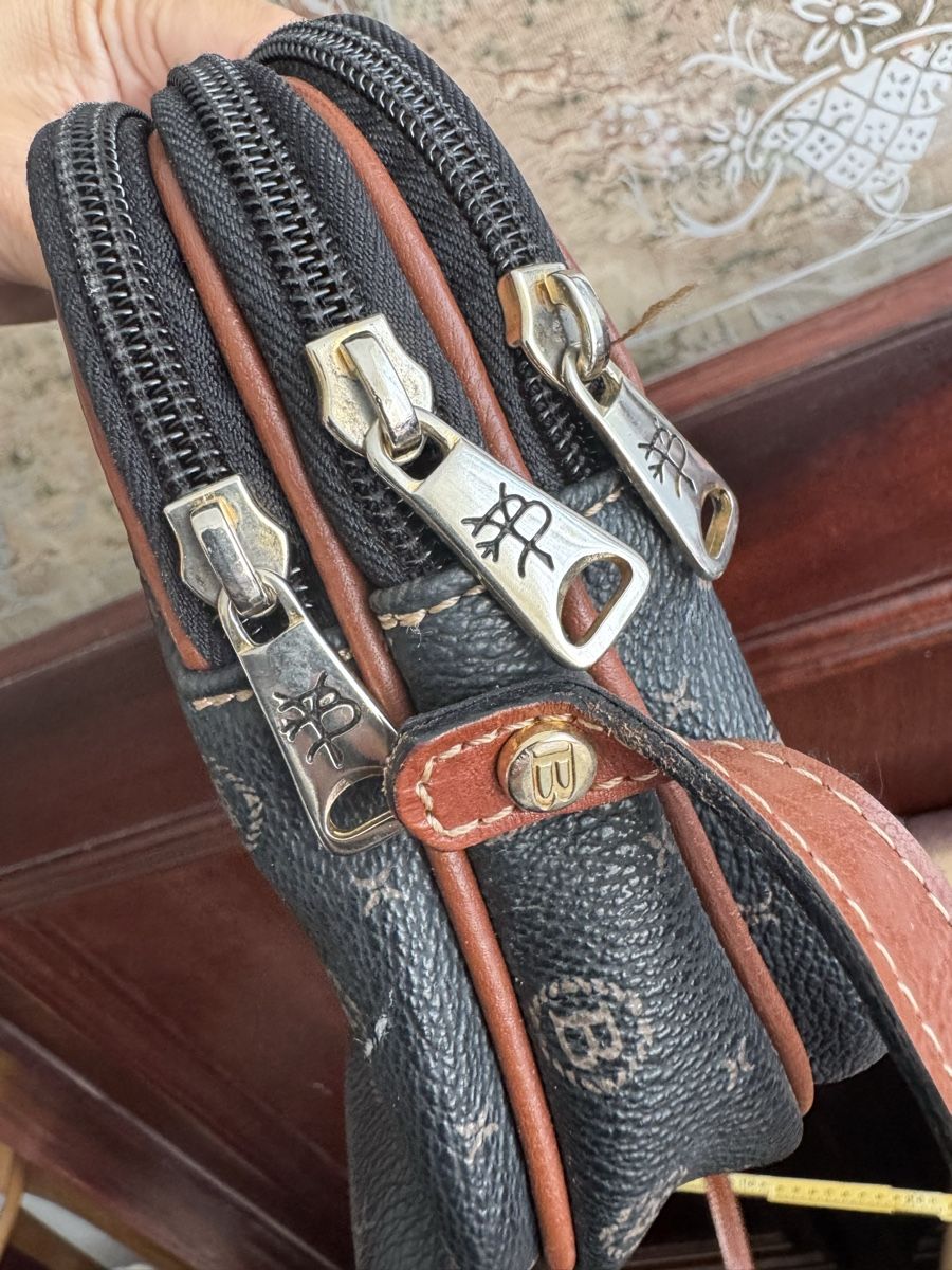 Taschen für Damen: Umhängetasche Ledertasche – Gebraucht aus Obfelden von cesarina10 4
