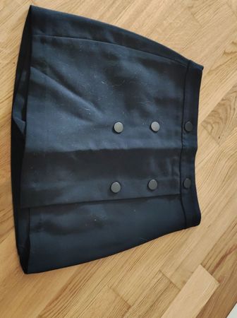 Jupe short courte noire élégante