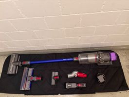 Dyson V11 absolut  Handstaubsauger Akku mit Klick + Zubehör