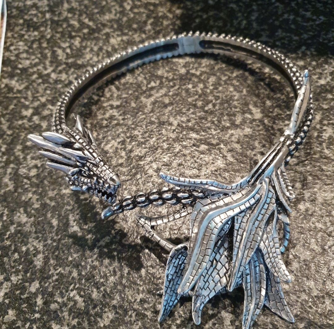 Ketten: Collier dragon Games of Throne – Neu (gemäss Beschreibung) aus Saxon von 2005sylvester