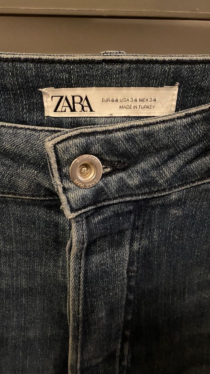 Zara Jeans: Zara Jeans mit Löchern, Grösse 44 – Usato da Erlinsbach SO venduto da Nina040 1