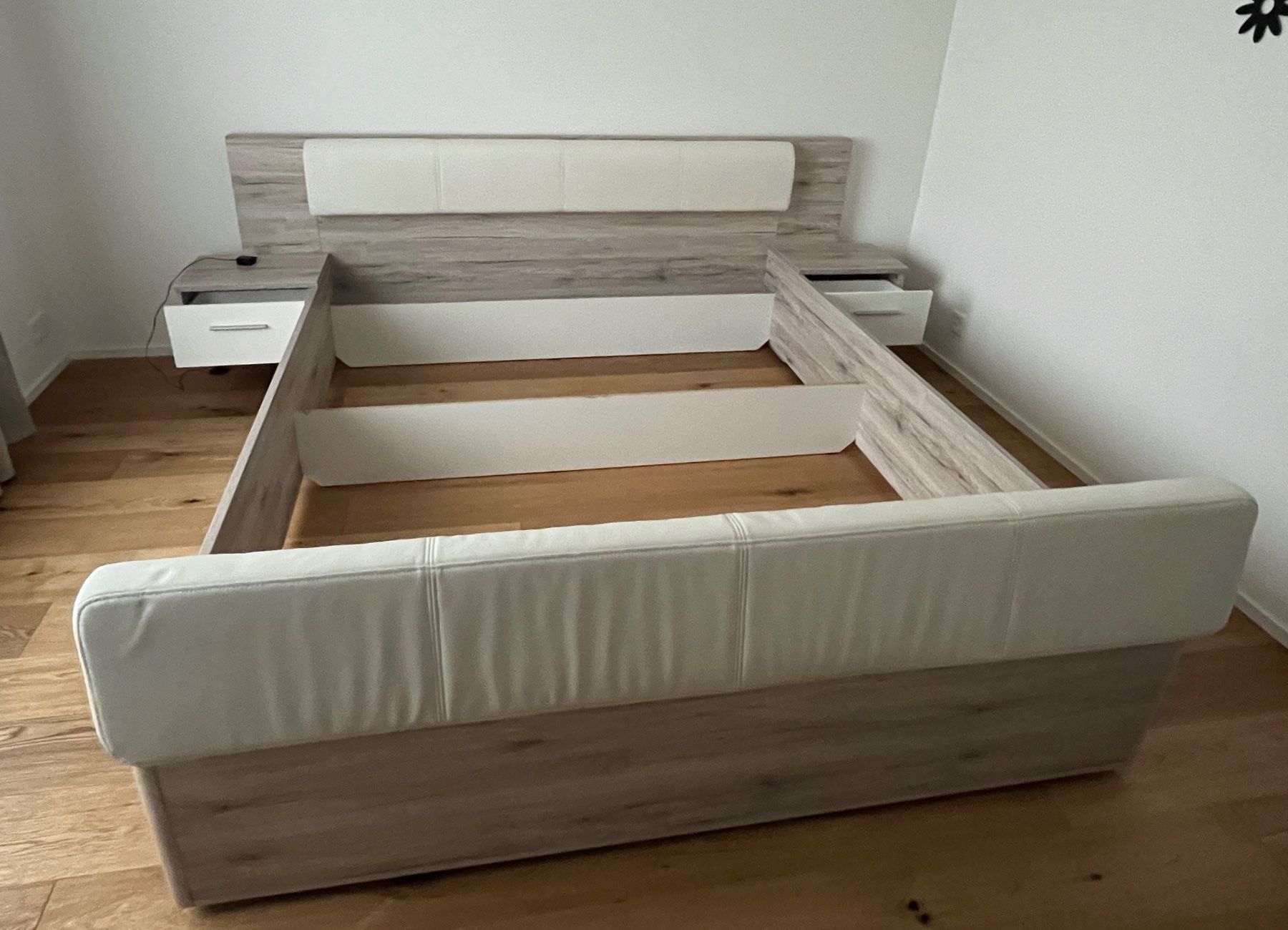 Betten: Bett – Gebraucht aus Chur von  2