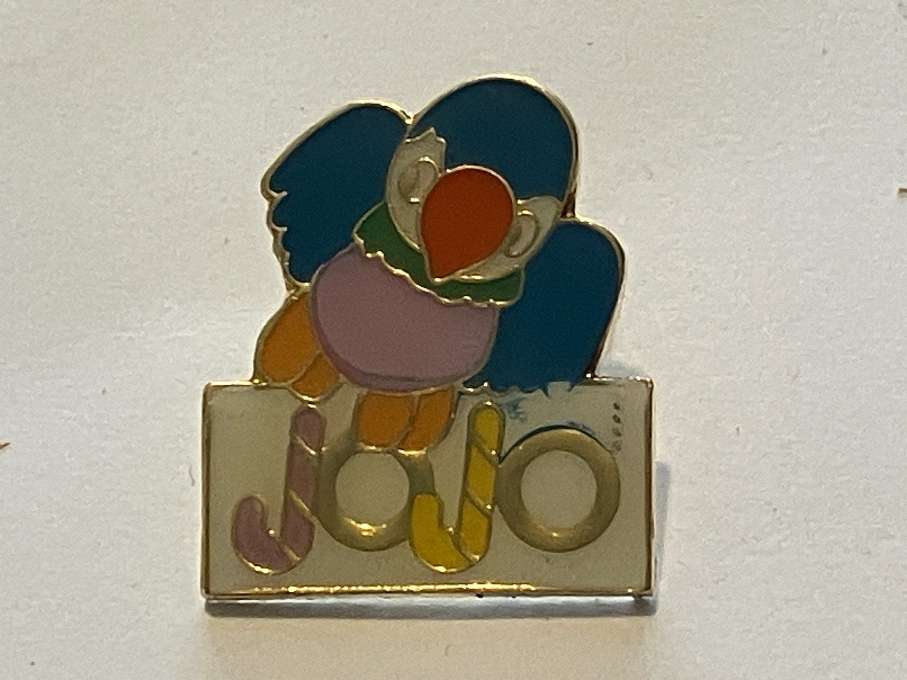 Plaketten & Abzeichen: 1 Pin JoJo – Gebraucht aus Basel von djwwpp