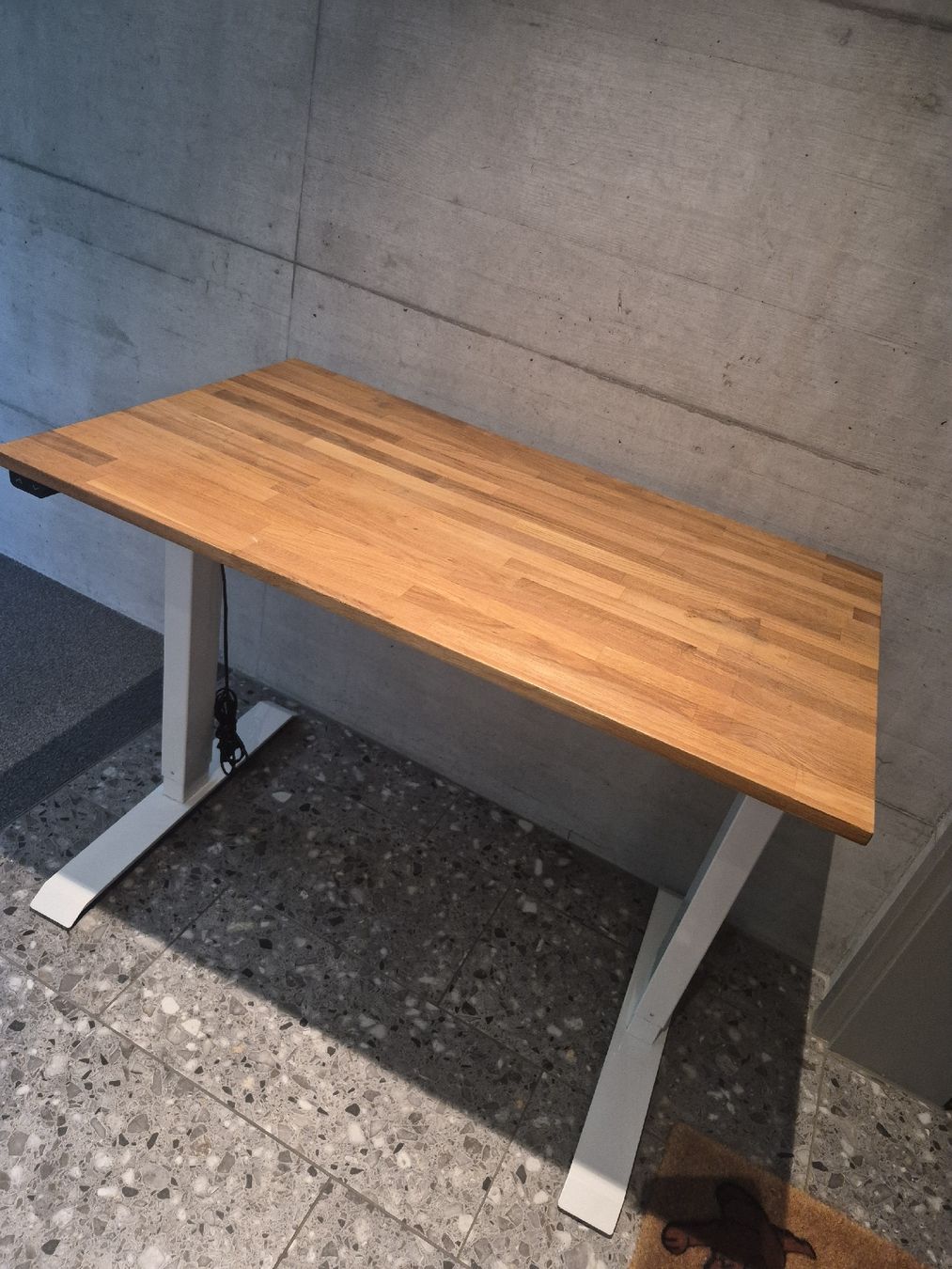 Bureaux: Schreibtisch – D'occasion à Kuesnacht par 2010lapochka