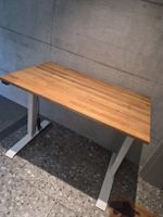 Schreibtisch