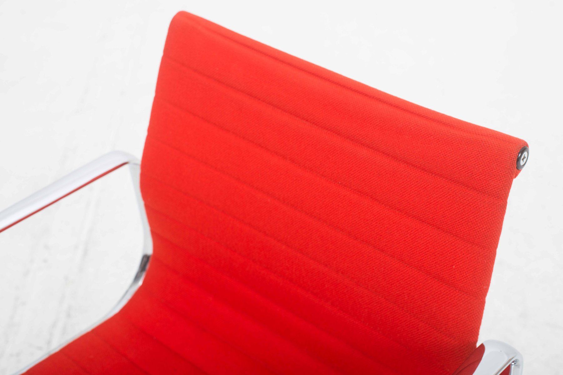 Vitra Sedie: Vitra EA 108 Bürostuhl von Eames in rotem Hopsak – Usato da Zürich venduto da STUZH38 4