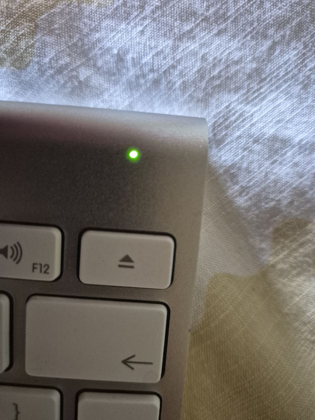 Apple Tastaturen: Apple Wireless Keyboard Silver – Gebraucht aus Kilchberg ZH von emi_6vtg 5