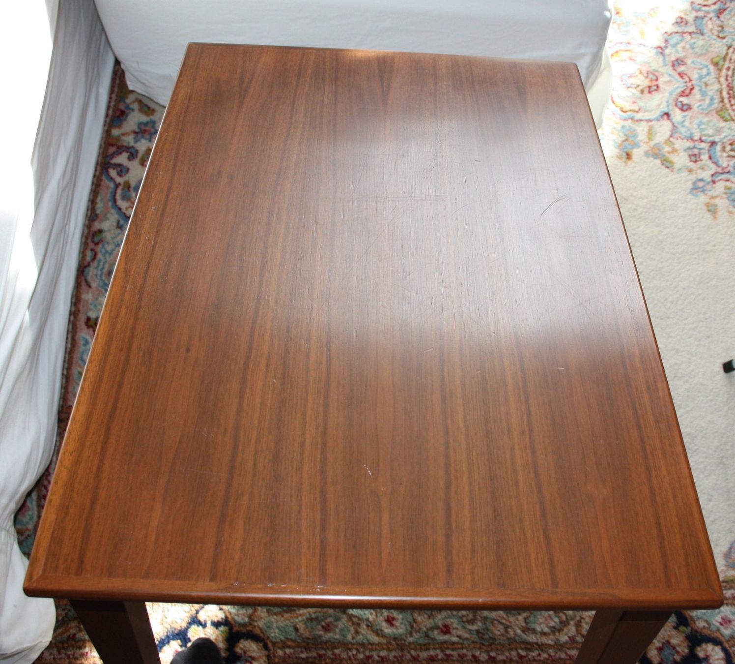 Tavoli: Eleganter Beistelltisch Holz – Usato da Flüelen venduto da Alt-und-Neu 2