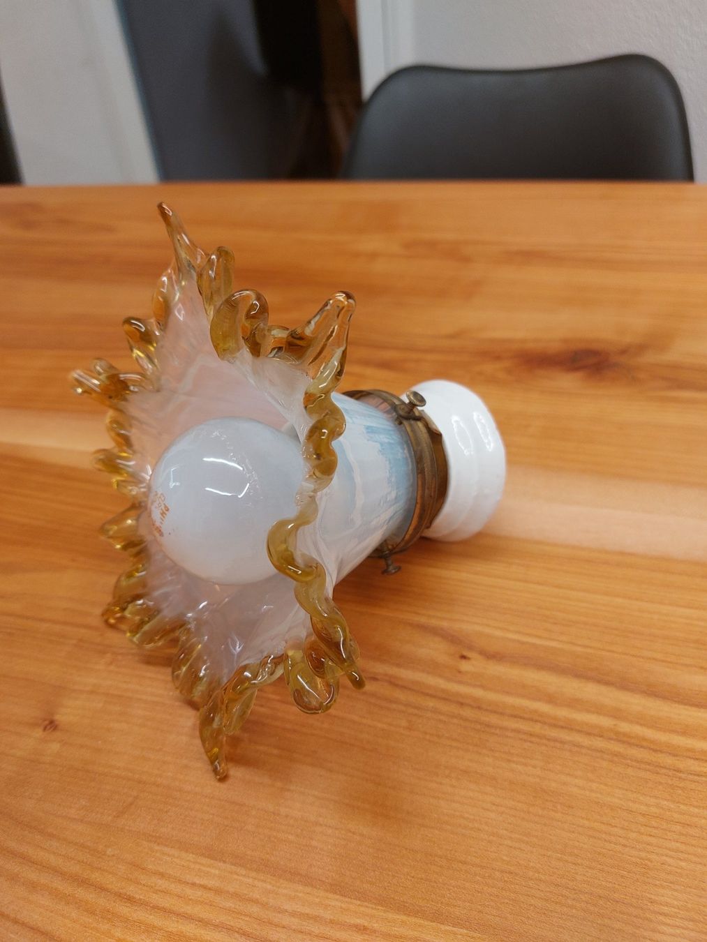 Kronleuchter & Deckenlampen: Antike Decken Lampe mit seltenem schõnem Schirm – Gebraucht aus Ganterschwil von HeidiuPeter