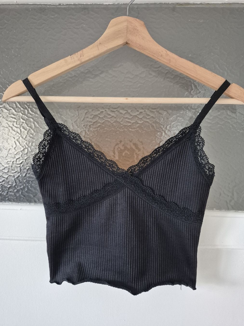 H&M Tops: Crop top H&M Divided XS – Gebraucht aus Lausanne von claire1401