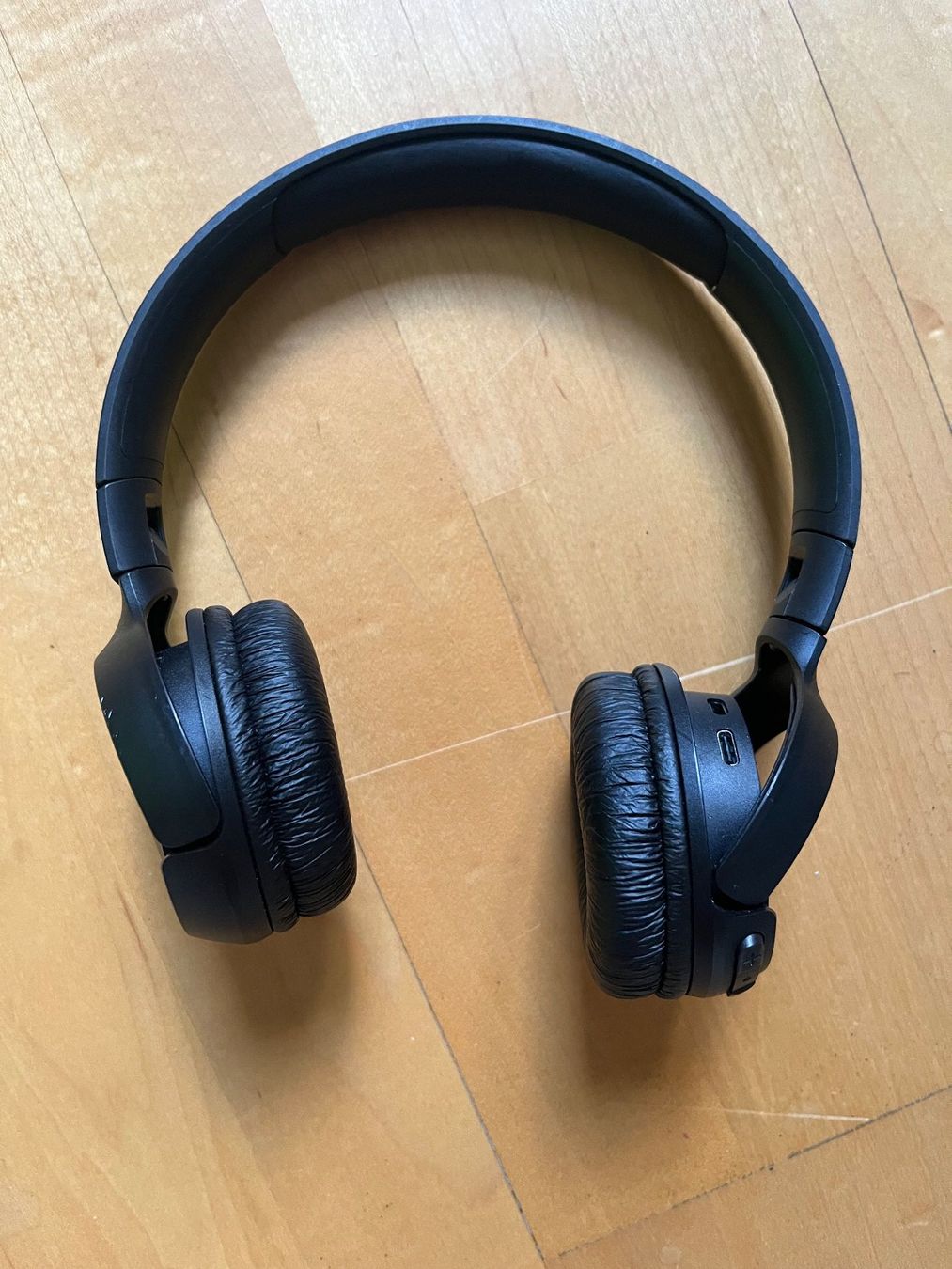 JBL Kopfhörer: Kopfhoerer JBL Bluetooth schwarz guter Zustand – Gebraucht aus Uster von sve_757s 1