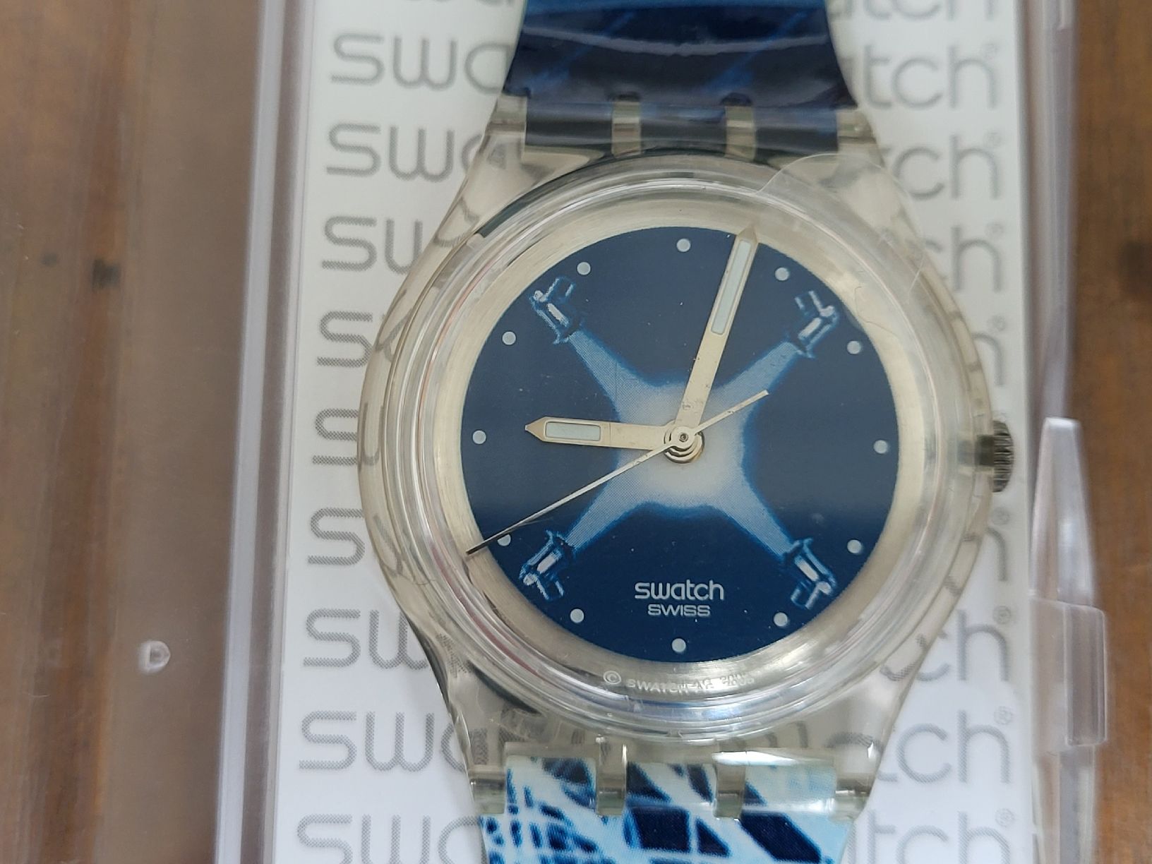 Swatch Orologi: SWATCH ACCESS STADE DE SUISSE NEU – Nuovo e nell'imballaggio originale da Lommiswil venduto da Fridu_C 1