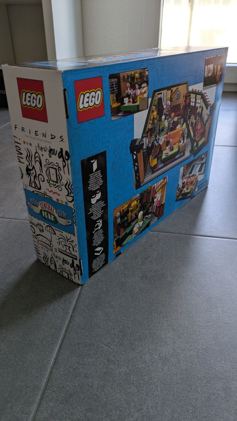 Lego Baukästen: Lego Friends Central Perk / n° 21319 – Neu und originalverpackt aus St-Cergue von  2