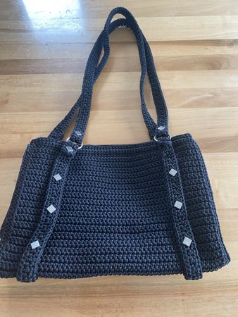 Schwarze Schultertasche, gehäckelt, wie neu!
