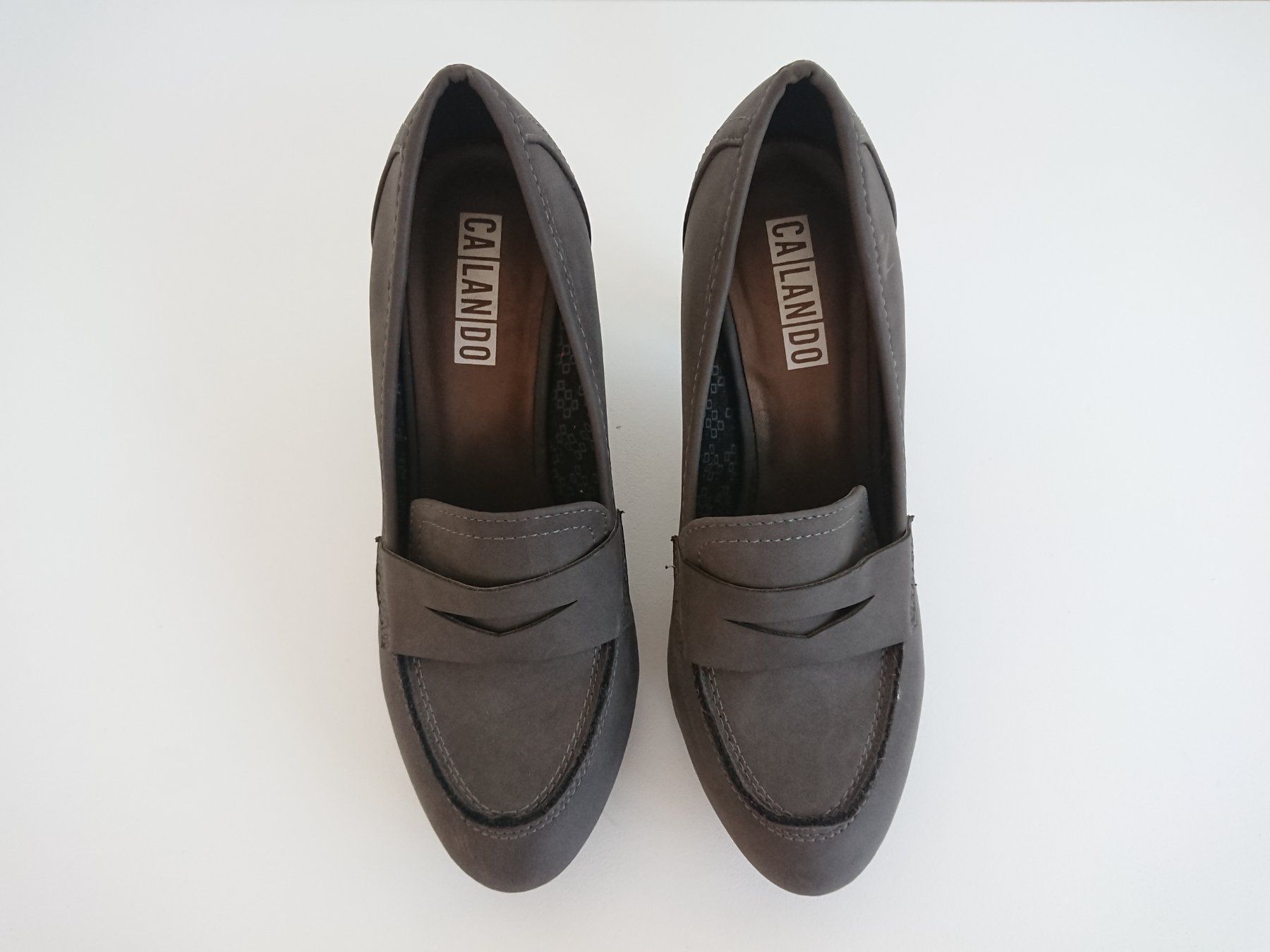 Scarpe da donna: Damen Pumps Gr. 37 Calando Braun Grau – Usato da Hallau venduto da CHACLA 3
