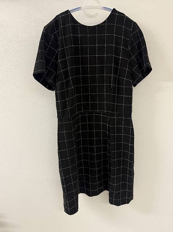 Kleider: Schwarz kariertes Kleid, Gr 42 – Gebraucht aus Zürich von mel_v8qp