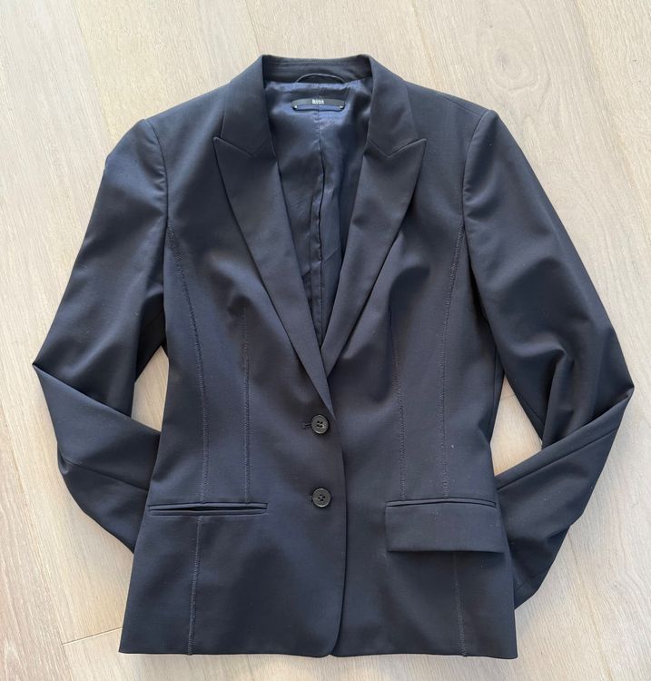 Hugo Boss Ensembles & Tailleurs: Eleganter Boss Damen Hosenanzug – D'occasion à Wilen b. Wollerau par cho_7k6w