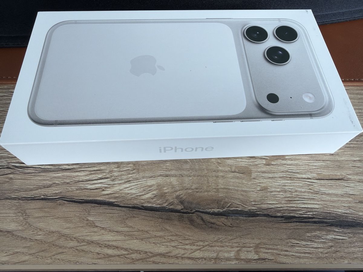 Apple Telefoni cellulari / Smartphones: iPhone 17 Pro Max 1TB Silber (ungeöffnet)  – Nuovo e nell'imballaggio originale da Pratteln venduto da gn49 1