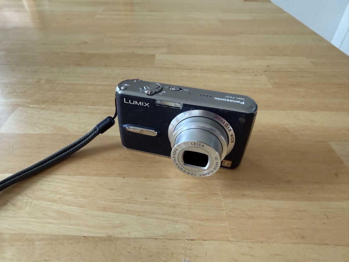 Panasonic Fotocamera: Panasonic Lumix DMC-FX07 Digitalkamera – Usato da Giswil venduto da urr_7c5j 6