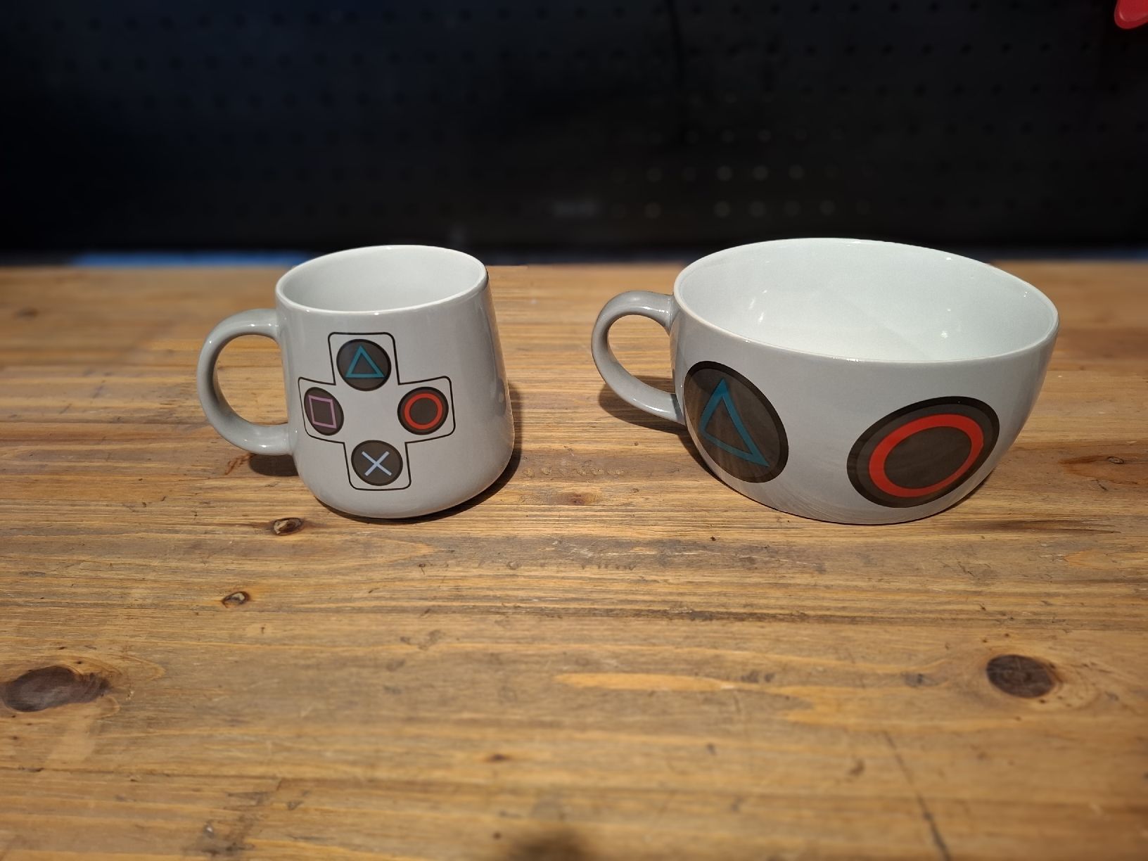 Tassen: Original Playstation Mug und Bowl – Neu (gemäss Beschreibung) aus Stansstad von Pierre-qui-roule 1