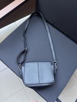 sac a bandoulière noir en similicuir 