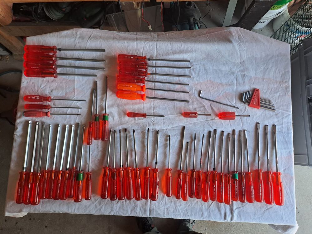 Presch Jeu de 14 tournevis certifiés VDE - Lot de tournevis aimantés