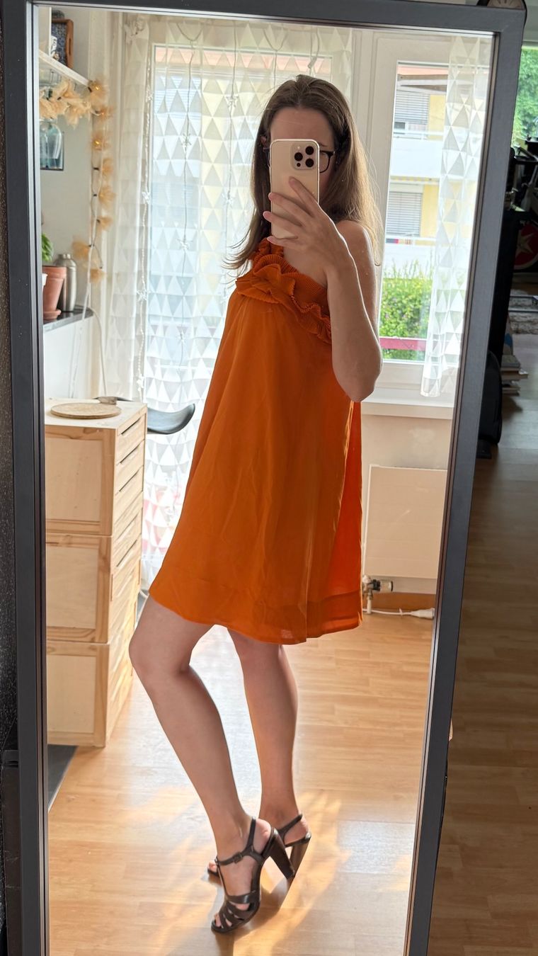 H&M Kleider: Kleid cocktail, Grösse 38 – Gebraucht aus Hombrechtikon von verocozycraft