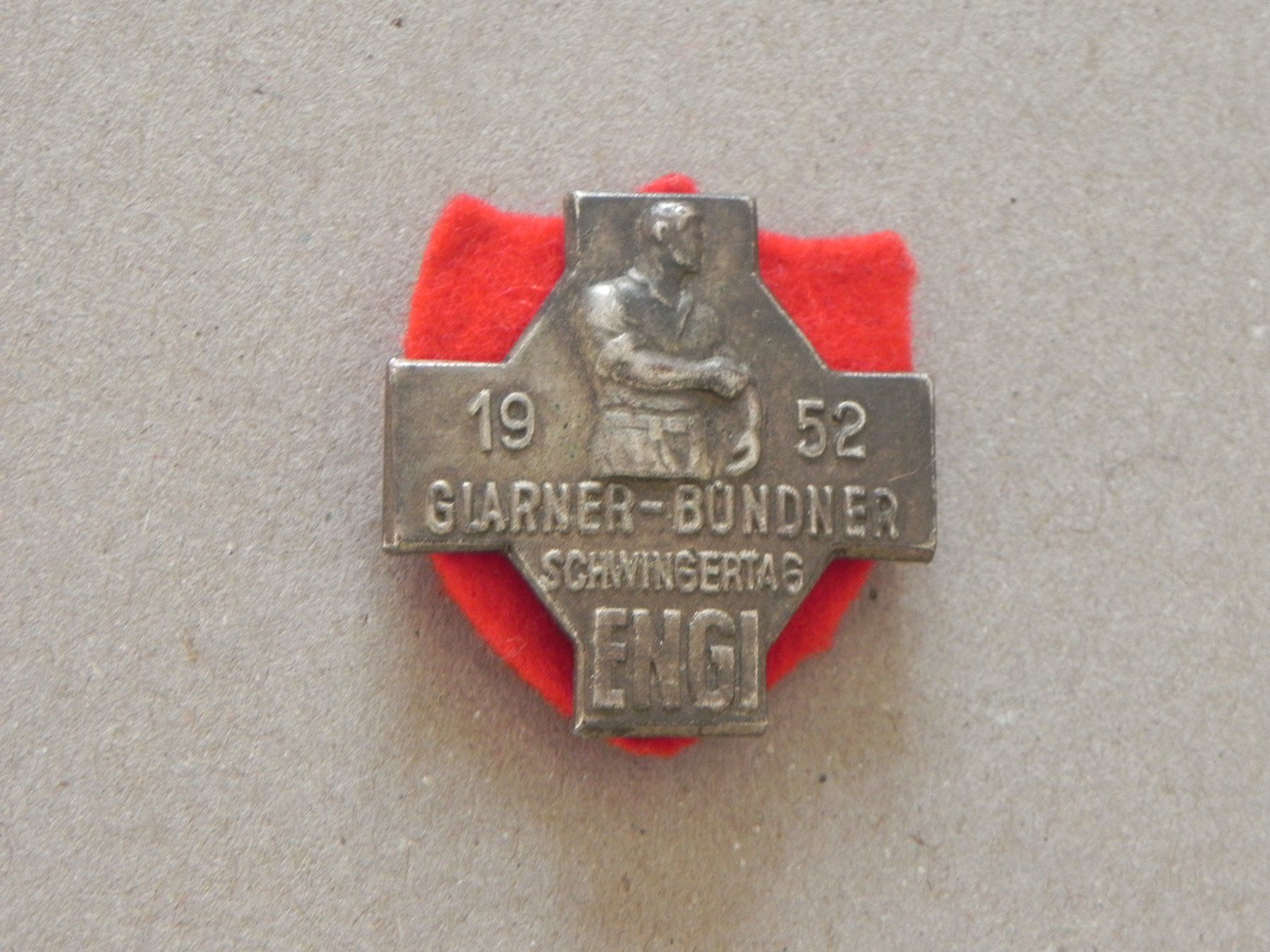 Placchette & Badge: Abzeichen GL- GR Schwingfest Schwingen Engi GL 1952 – Usato da Siebnen venduto da krimsie