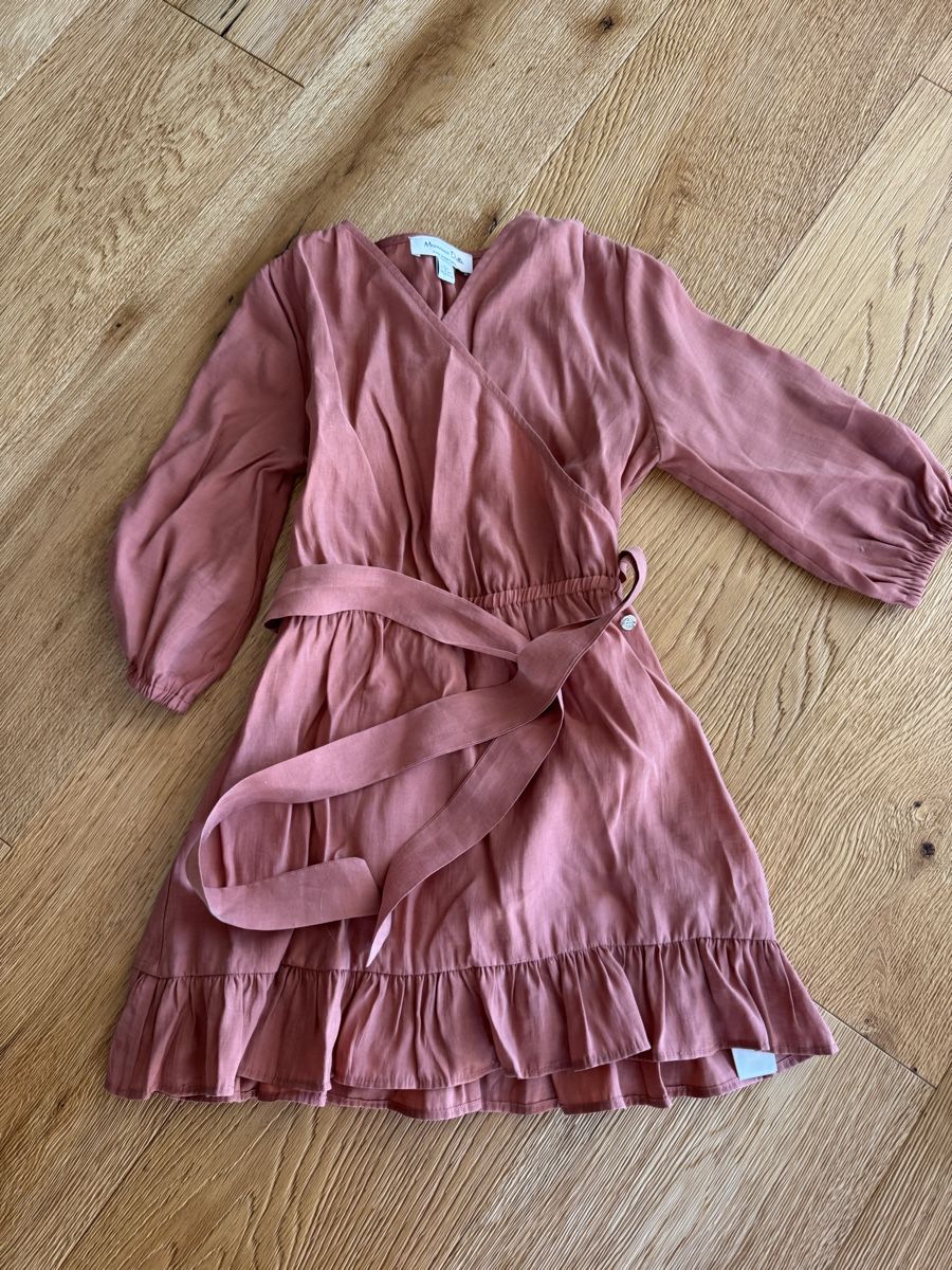 Massimo Dutti Vestiti & Gonne: Neu Kleid von Massimo Dutti Gr. 110/122 – Nuovo (secondo la descrizione) da Balgach venduto da zreredein