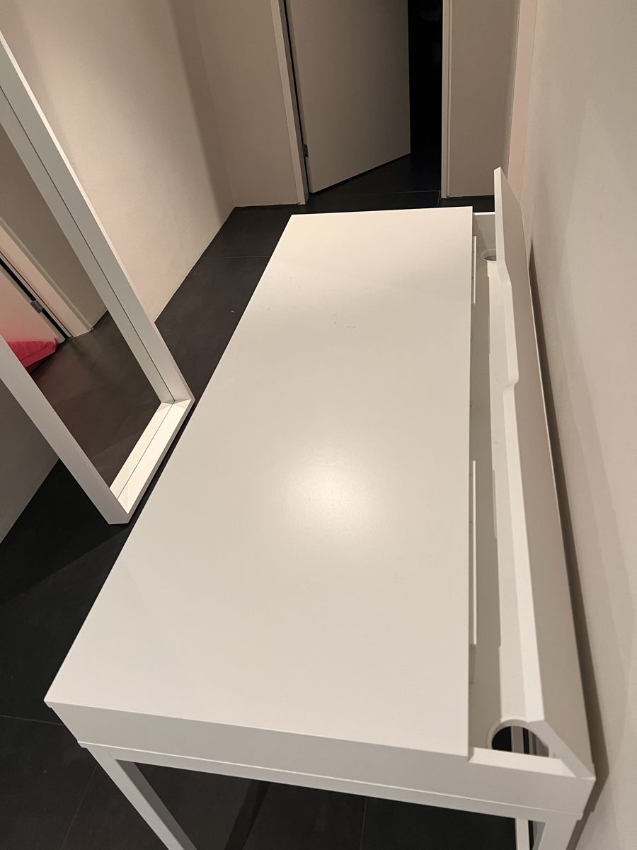 Ikea Bureaux: IKEA MICKE desk white with cable management storage unit – D'occasion à Winterthur par Maxie02 2