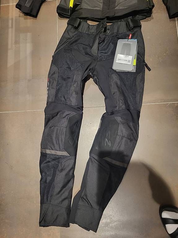 Lotti di vestiti: veste et pantalon de moto – Usato da Moutier venduto da ame_25z6 1