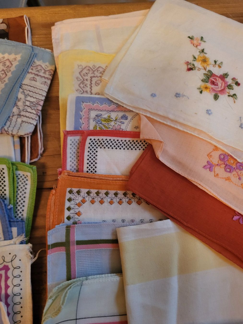 Autres vêtements & accessoires: 36 Damentaschentücher – D'occasion à Guggisberg par Aegertenlehn 7
