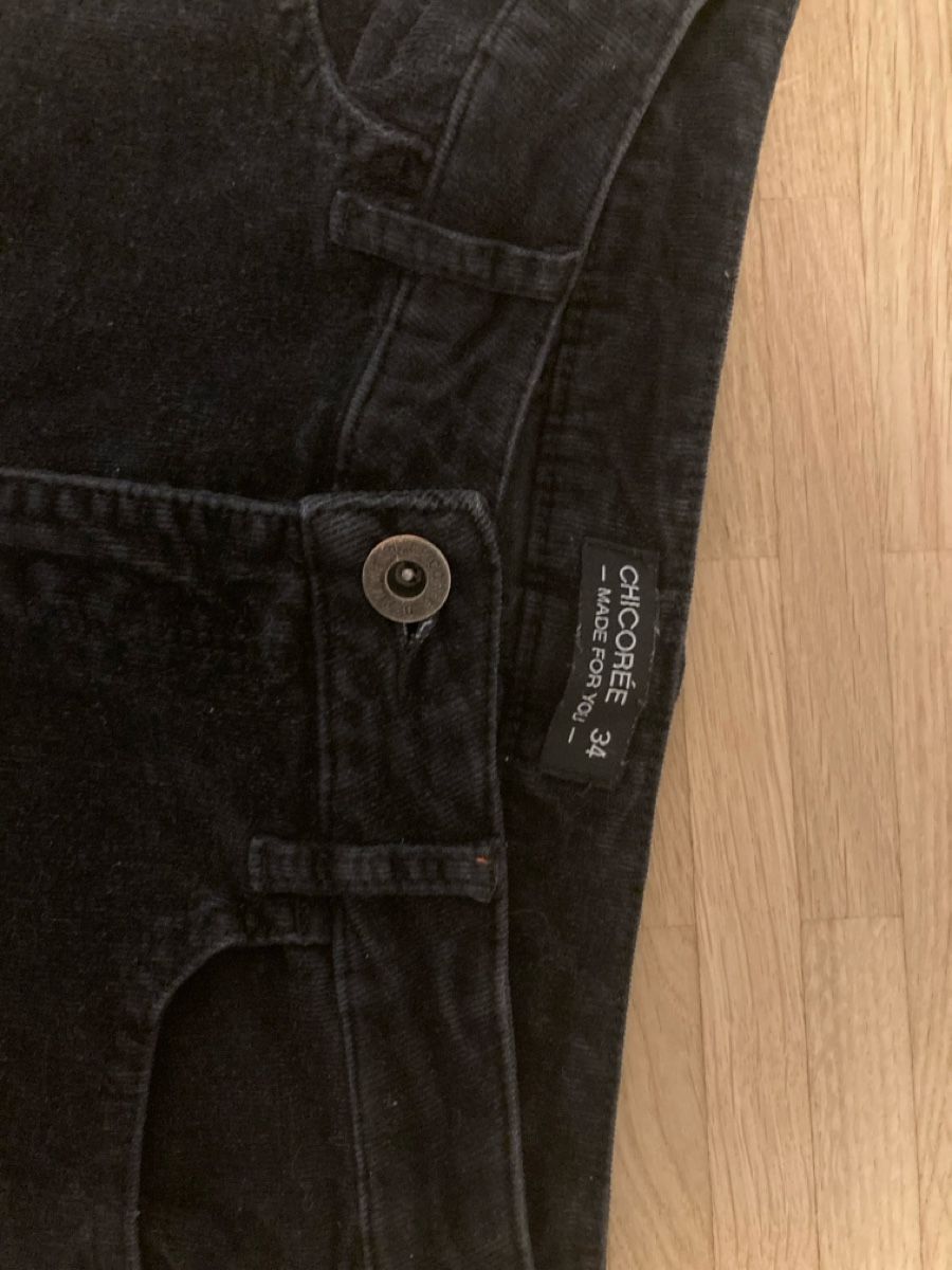 Pantaloni: Schwarze Hose ähnlich Samt – Usato da Urtenen-Schönbühl venduto da alessibas 2