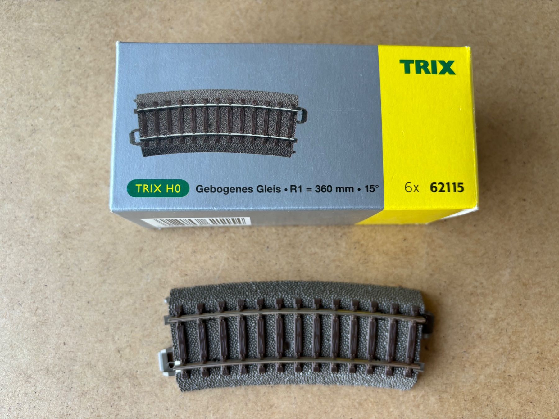 Trix Modellini di ferrovie: Trix 62115 Gebogenes Gleis R1 – Nuovo e nell'imballaggio originale da Hauterive NE venduto da eriamch