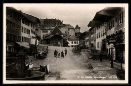 AK Gruyères, La rue