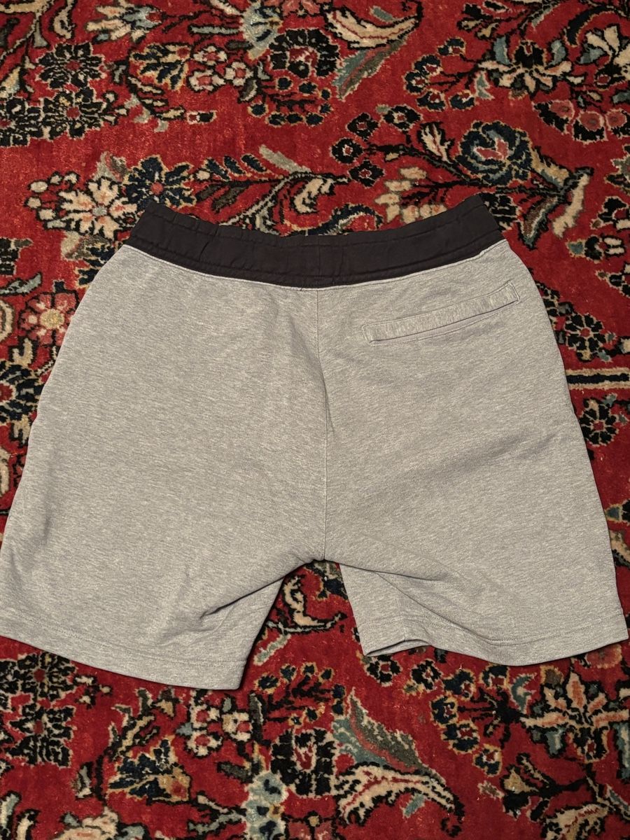 Nike Pantaloni: Nike Jogginghose/Shorts, Grösse M – Usato da Basel venduto da Michele4123 1