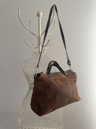 Braune Handtasche aus Leder mit Schlangenmuster, Top!