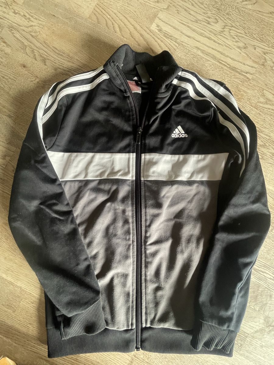Adidas Giacche: Adidas Trainerjacke Gr.140 – Usato da Münsingen venduto da MCMLXXXI
