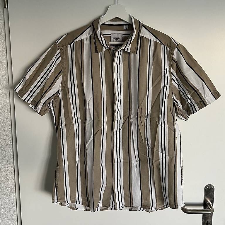 Camicie: Gestreiftes Hemd von Only & Sons, Grösse L – Usato da Neerach venduto da twerner1
