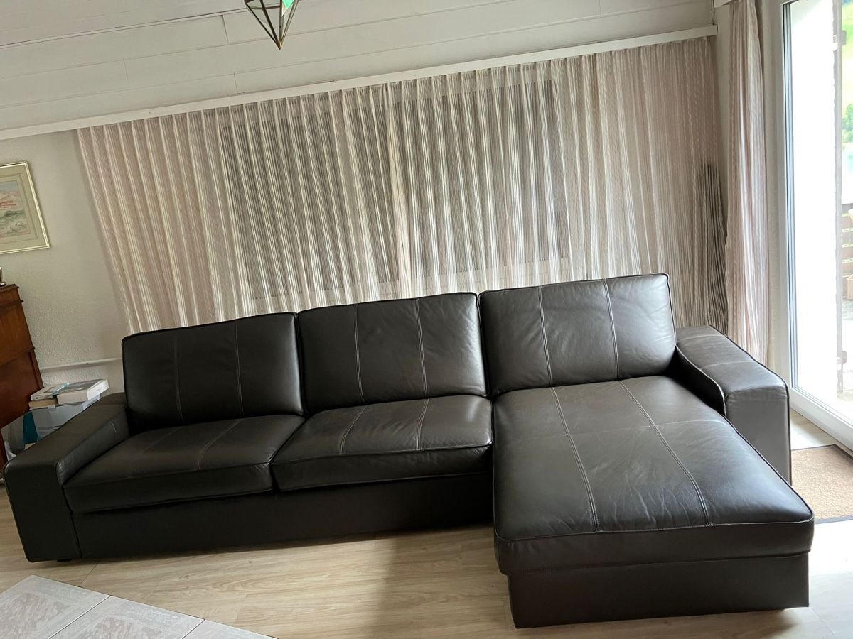 Ikea Divani: Dunkelbraunes Echtleder-Ecksofa in gutem Zustand – Usato da Horw venduto da Mickey88