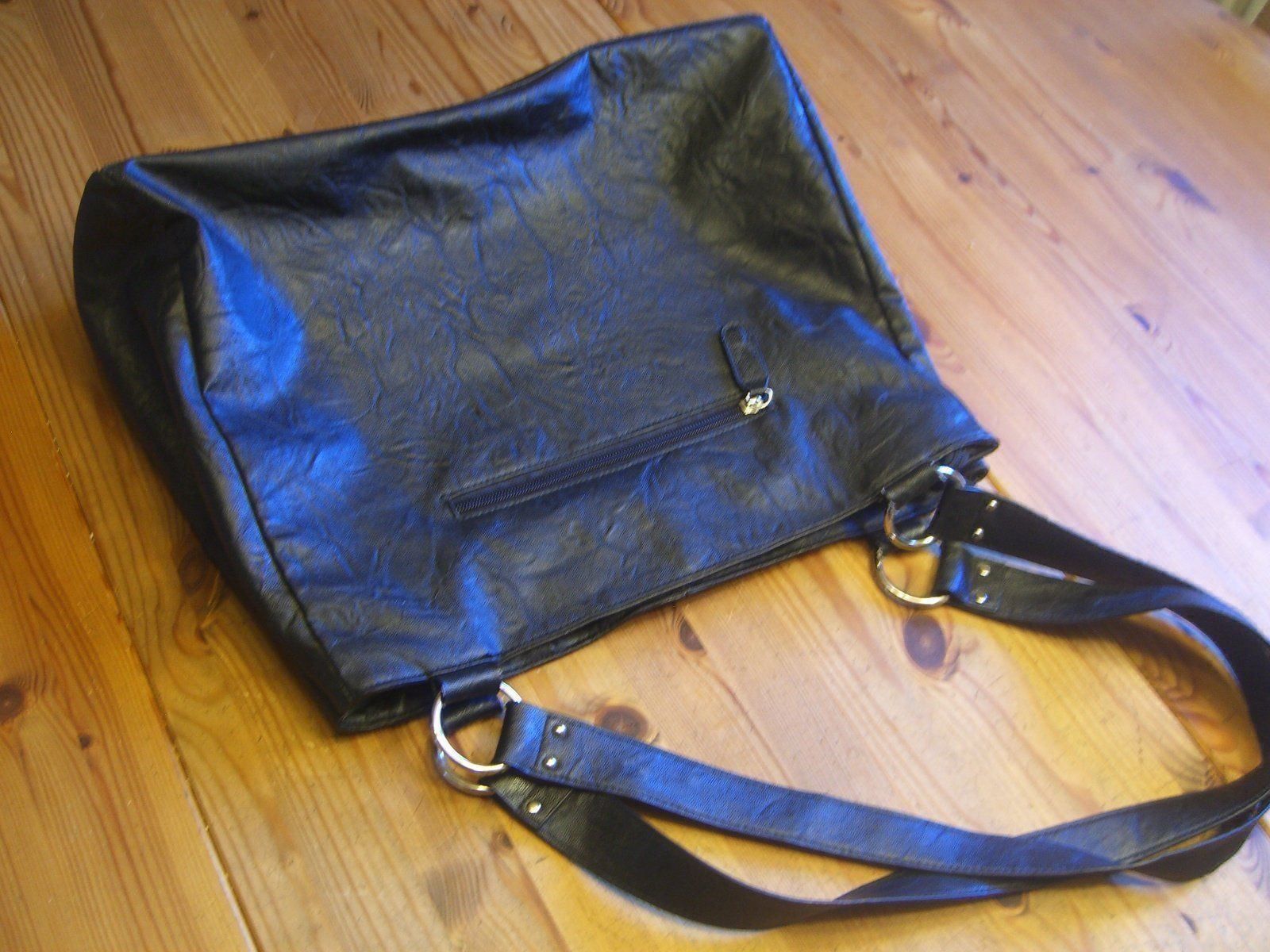 Borse da donna: wunderschöne Kunstleder-Handtasche – Usato da Winterthur venduto da Gaia 5