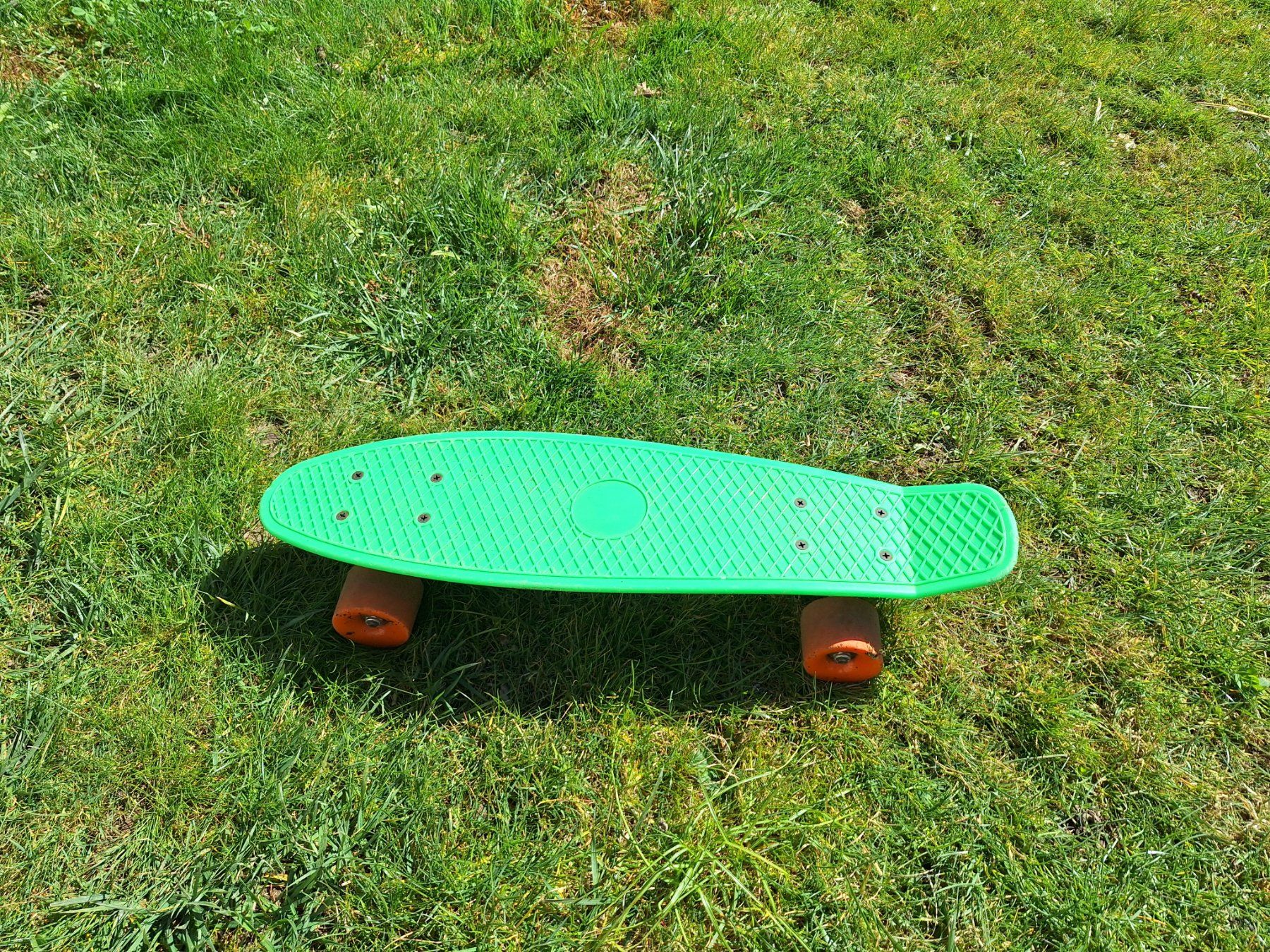 Skateboards: grünes Kinder Skateboard – Usato da Mattstetten venduto da daniel.zihler