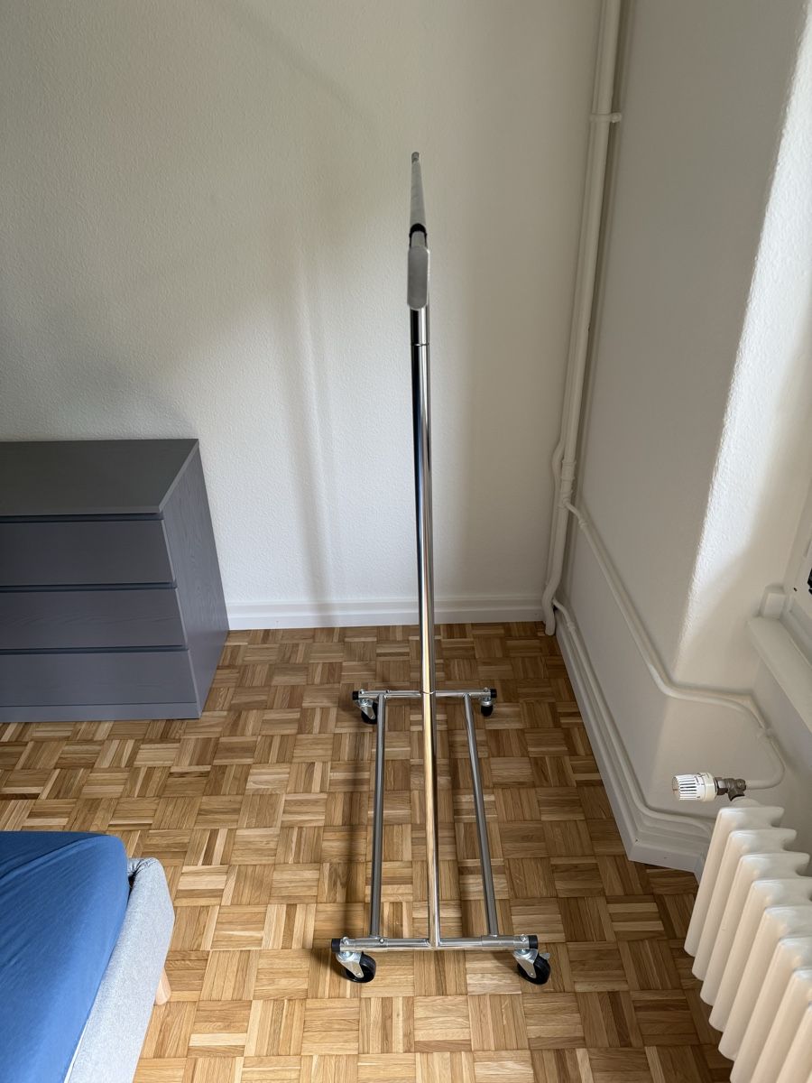 Stenditoi: Garderobenständer / Clothes hanger stand – Usato da Zürich venduto da Alex77alex