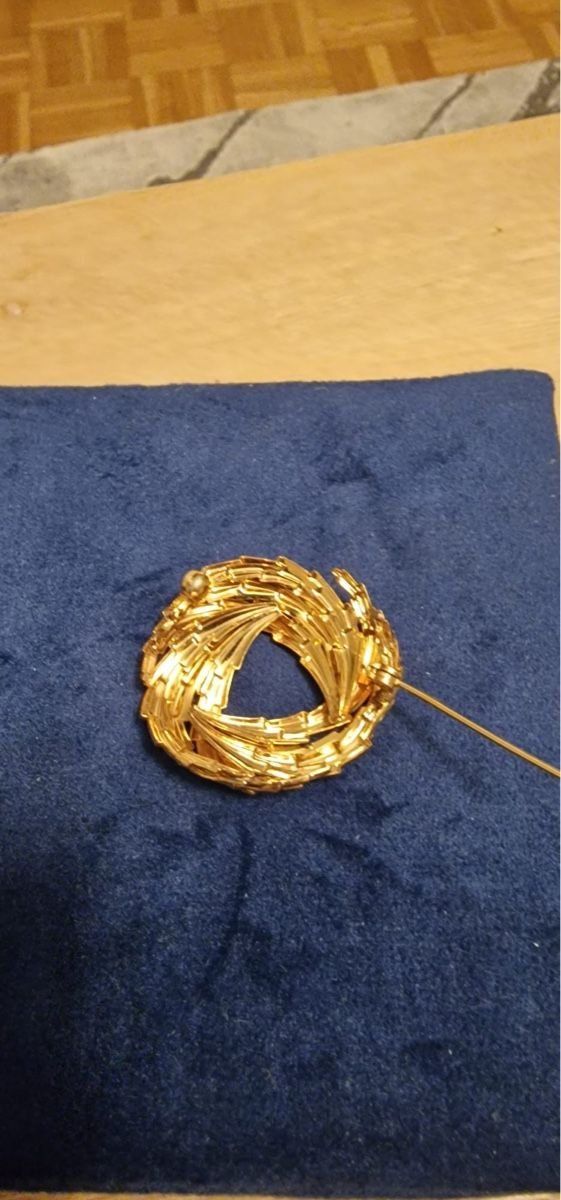 Broschen & Nadeln: Elegante Vintage Brosche Vergoldet – Gebraucht aus Stallikon von ulv_k7jj 2
