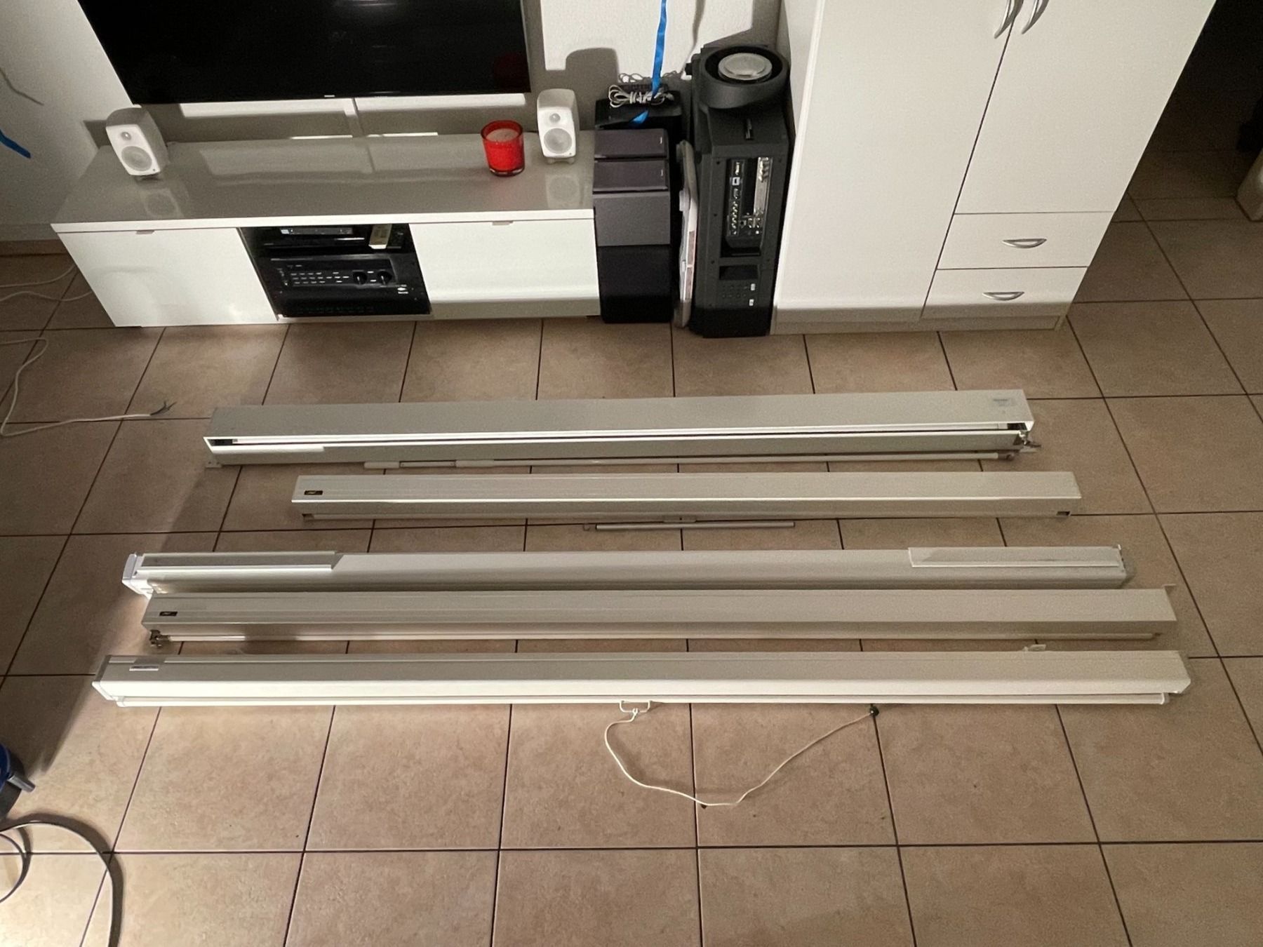 Heimkino: Leinwand Rückprojektion 160x120 – Gebraucht aus Mellingen von Browser67 4