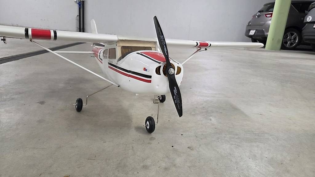 Cessna Modellismo RC: Cessna 182 E-Motor mit Akku – Usato da Oberstammheim venduto da Ziesche 2