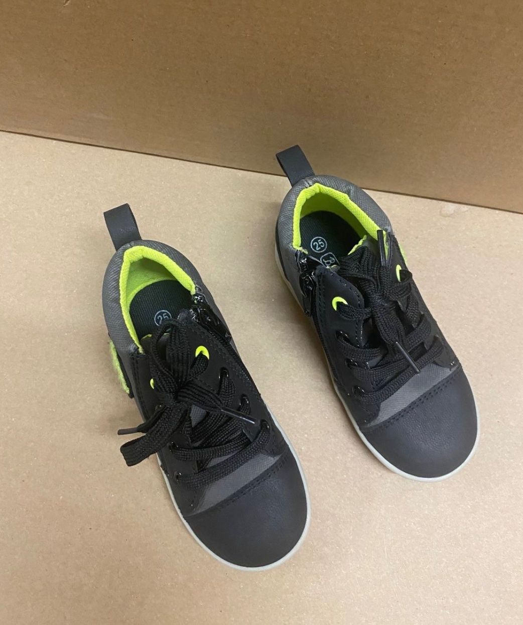 Scarpe per ragazzi: Kinder Schuhe Grösse 25 – Usato da Zürich venduto da zd_1965 2