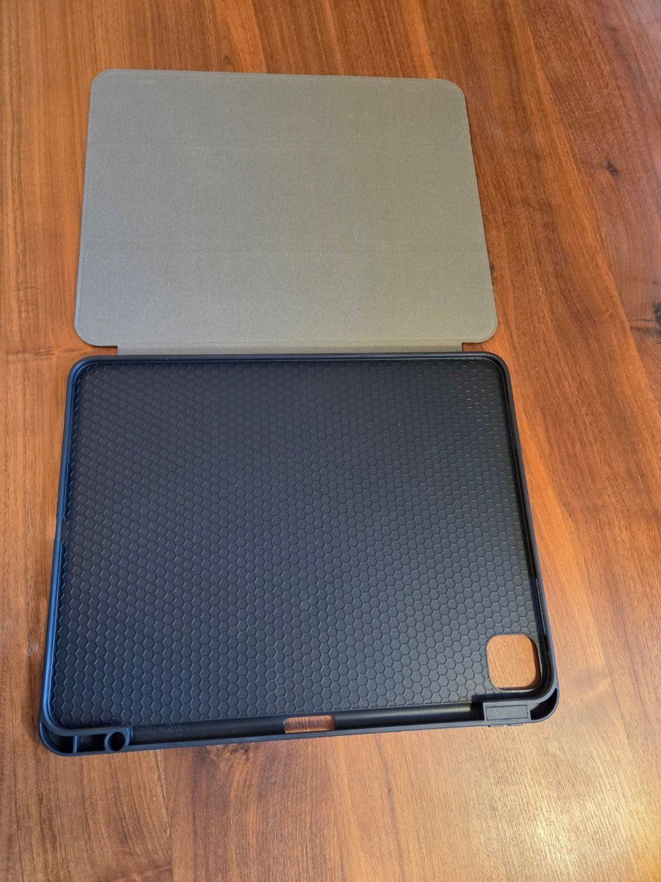 Apple Tablet PC: iPad Pro 13″, M4 (Cellular) – Usato da Siebnen venduto da Sales2014 6